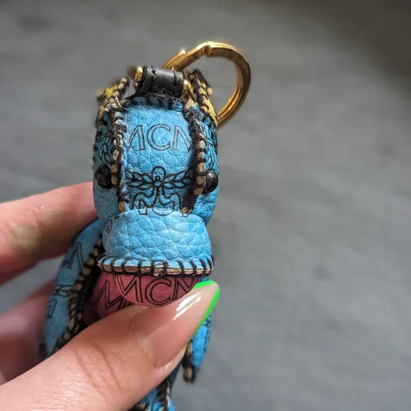 Adorable little MCM dragon in blue and pink, black logo, gold hardware - Picture 6 of 7